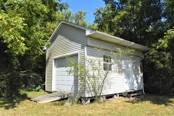 1771 Peavine Rd, Crossville, TN 38571